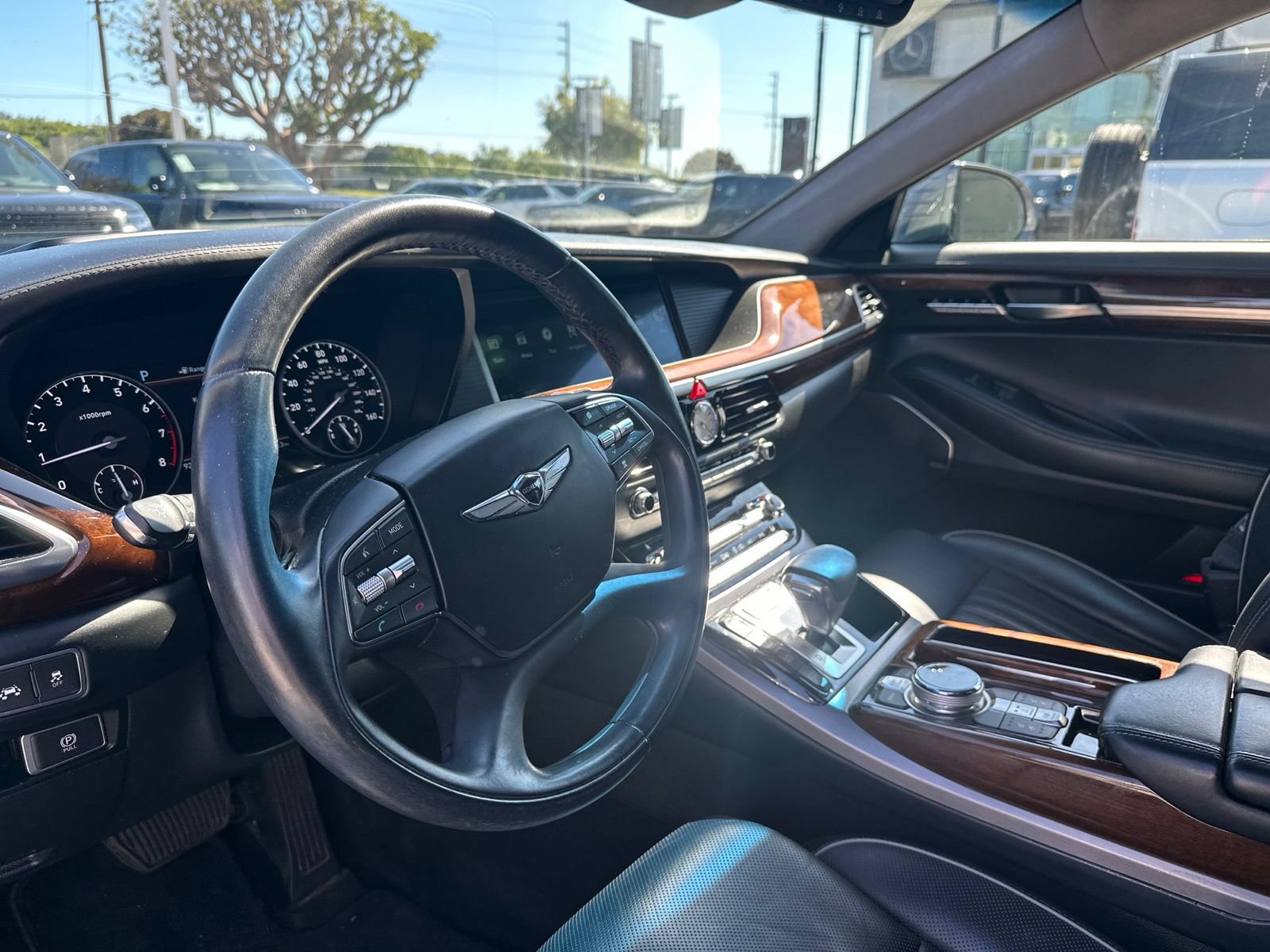 Used 2017 Genesis G90 5.0 Ultimate RWD image 13