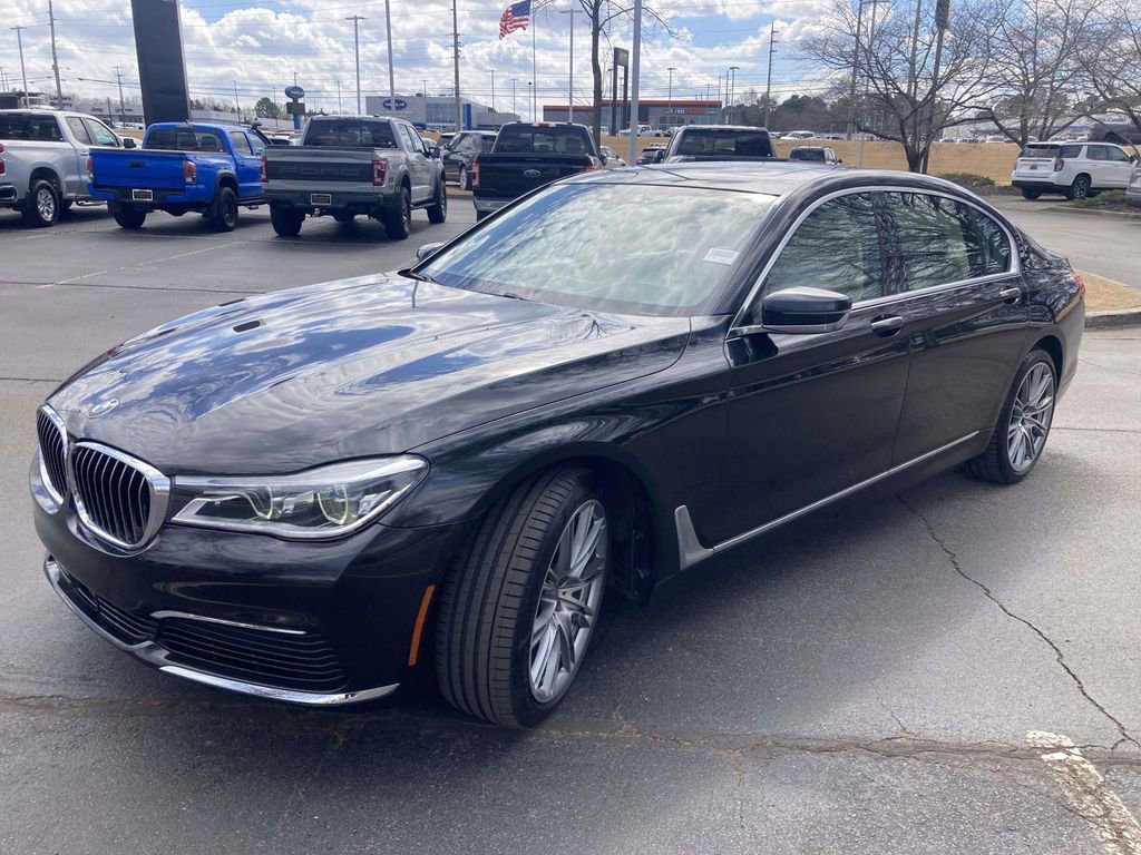 Used 2019 BMW 750i image 5