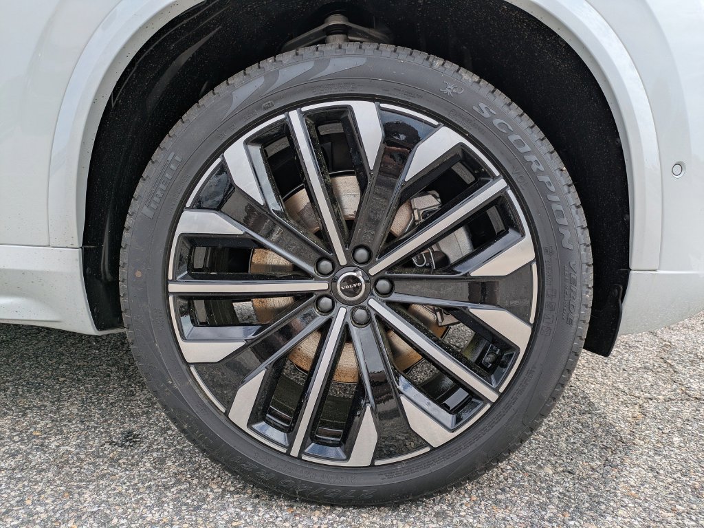 New 2026 Volvo XC90 T8 Plus w/ Protection Package Premier AWD/4WD image 11