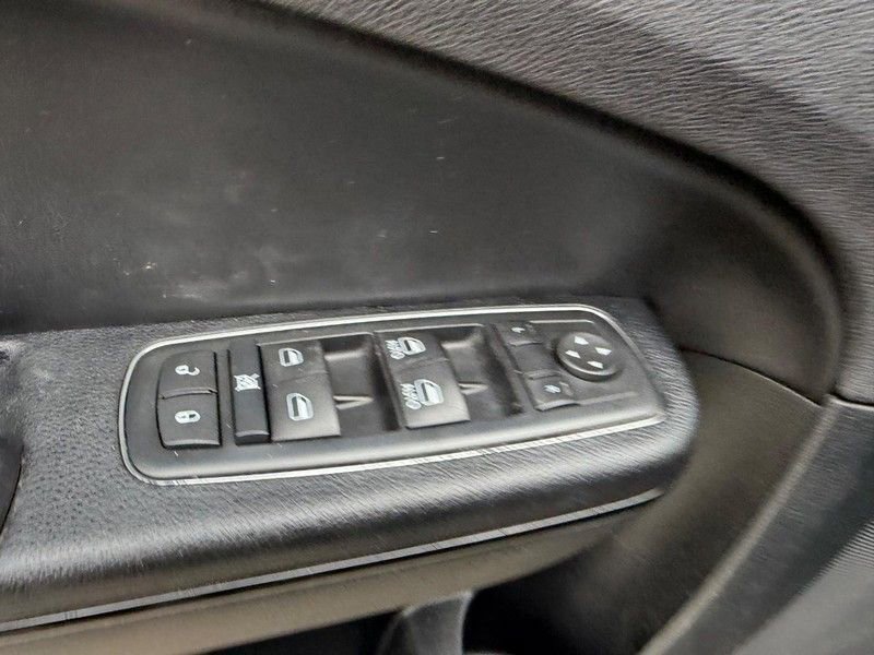 Used 2016 Chrysler 300 S image 16