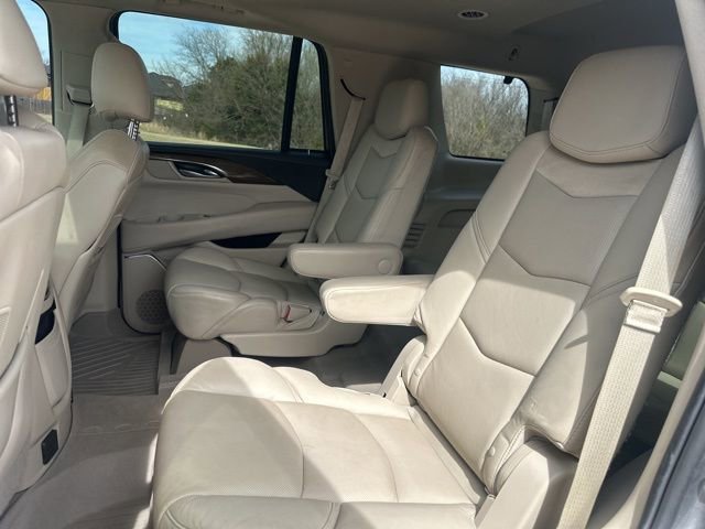 Used 2020 Cadillac Escalade Luxury image 25