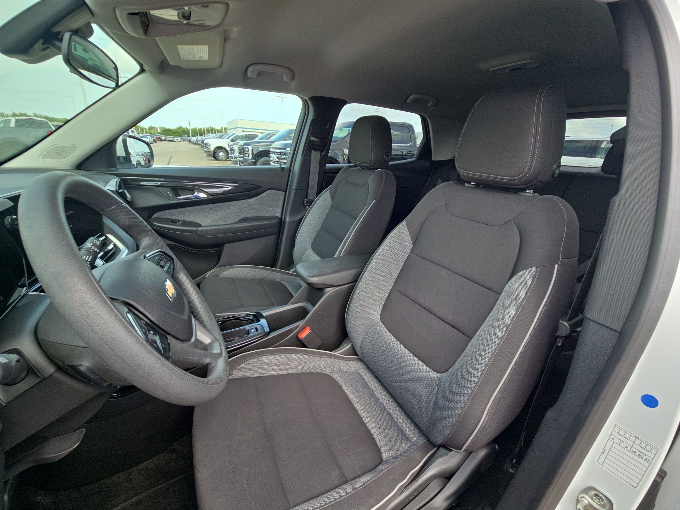 Used 2025 Chevrolet TrailBlazer LT AWD/4WD image 17