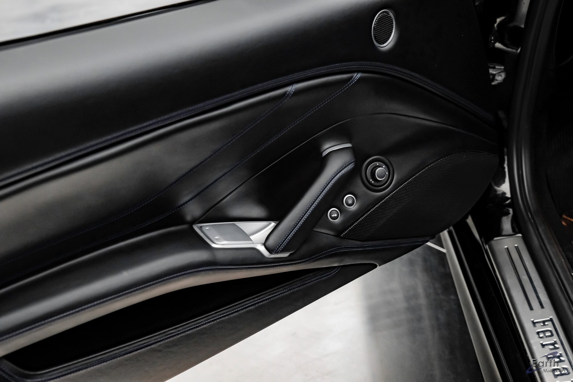 Used 2016 Ferrari California T image 81