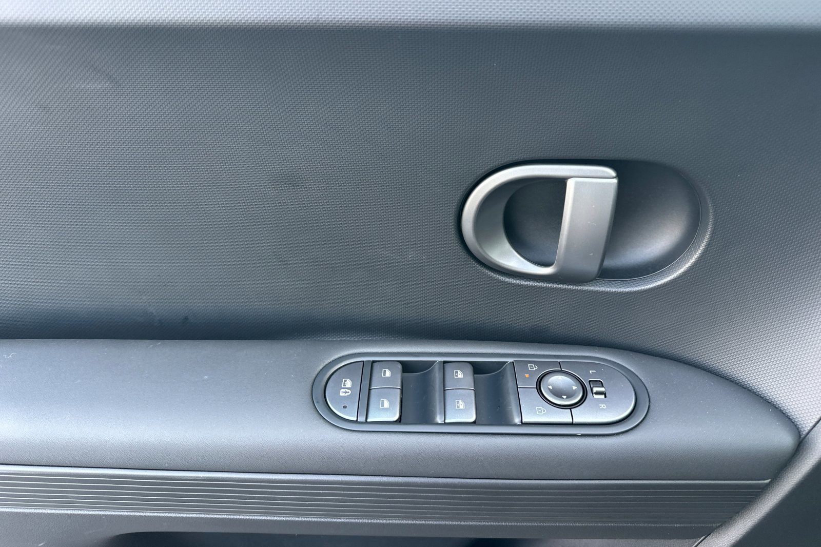 New 2026 Hyundai Ioniq 5 SEL image 11