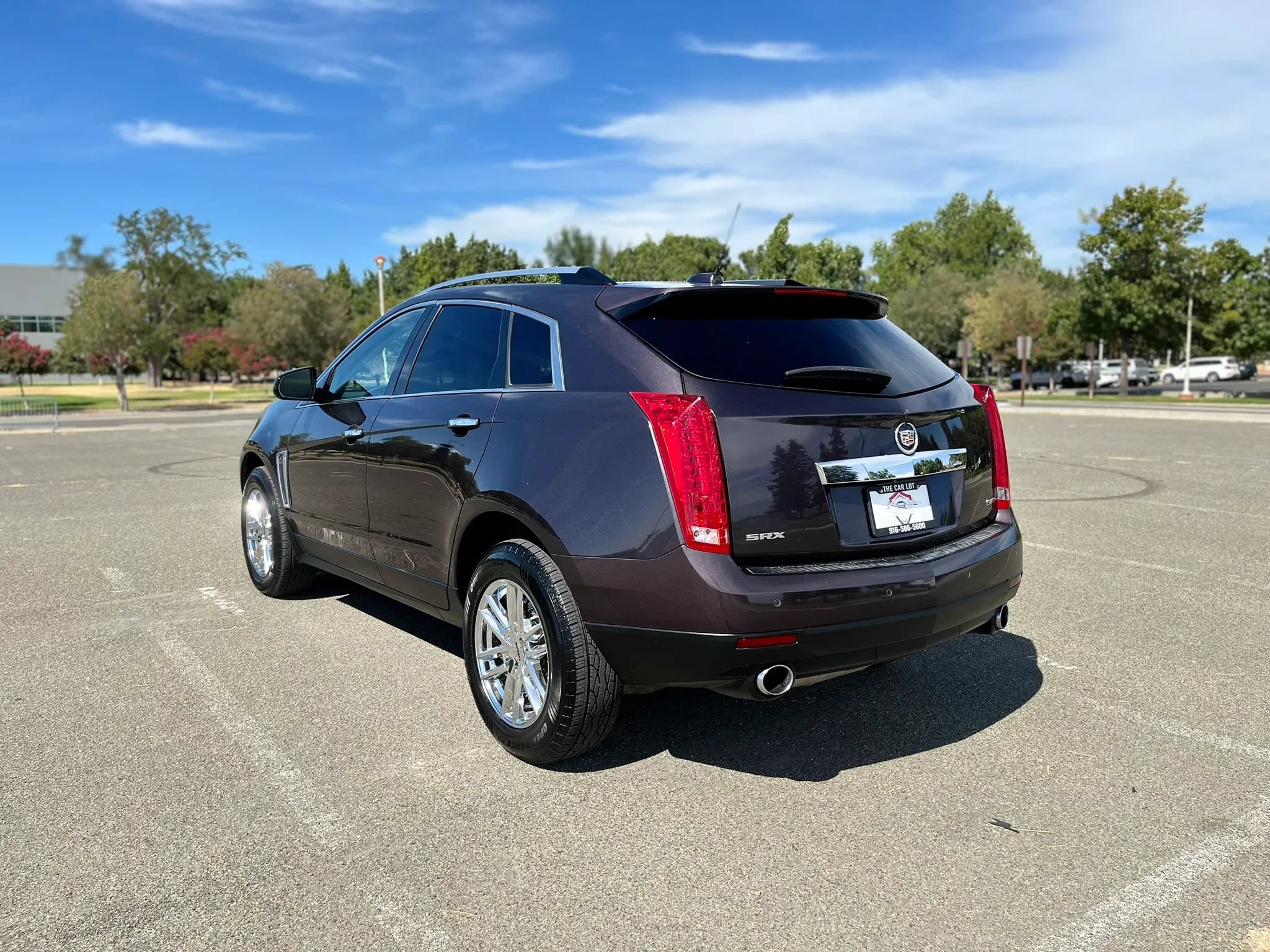 Used 2015 Cadillac SRX Luxury w/ Driver Awareness Package FWD image 7