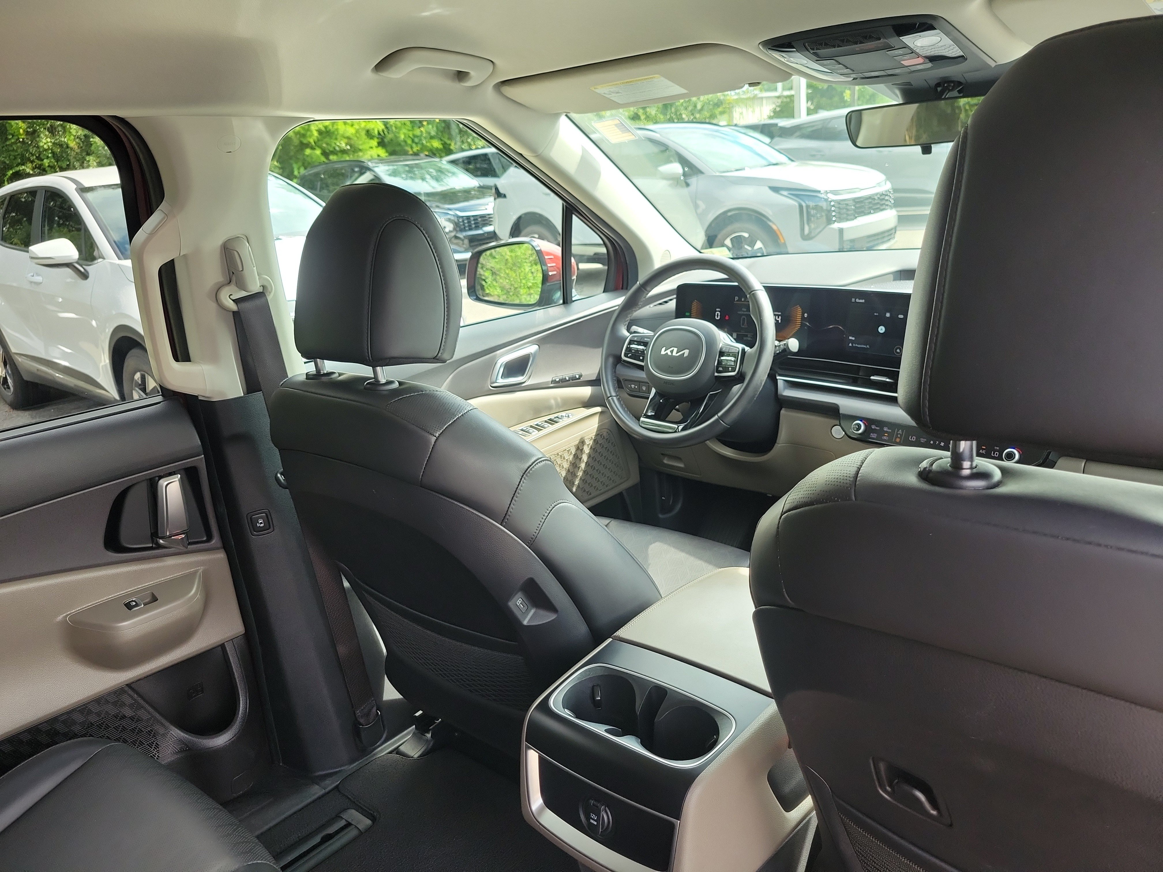 Certified 2025 Kia Carnival EX FWD image 11
