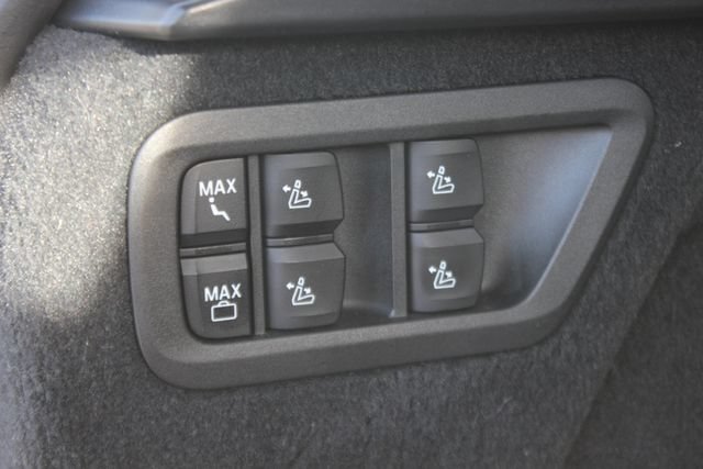 Used 2022 BMW X7 xDrive40i w/ Premium Package AWD/4WD image 31