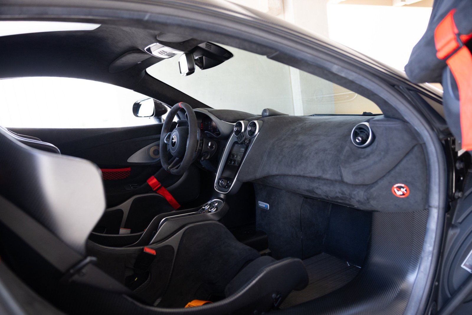 Used 2020 McLaren 620R RWD image 56