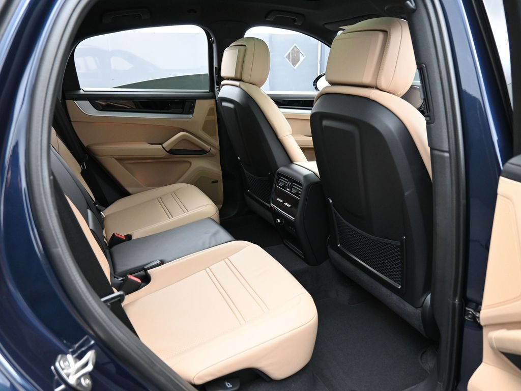 New 2026 Porsche Cayenne E-Hybrid Coupe AWD/4WD image 28