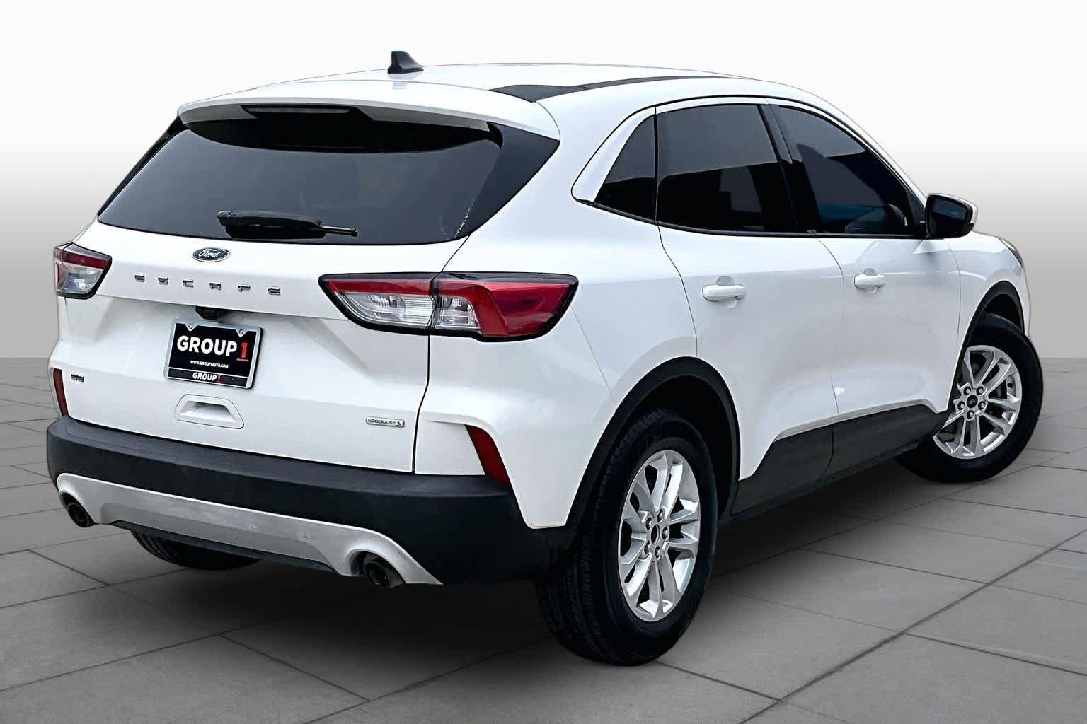 Used 2020 Ford Escape SE FWD image 13