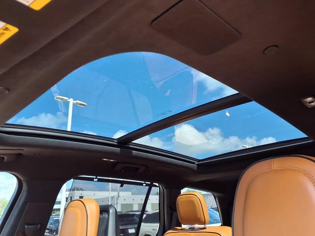 Certified 2023 Lincoln Aviator Black Label w/ Dynamic Handling Package AWD/4WD image 10