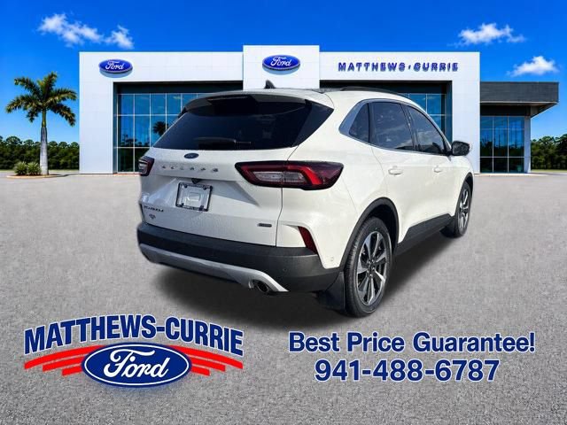 Used 2023 Ford Escape Platinum w/ Premium Technology Package FWD image 4