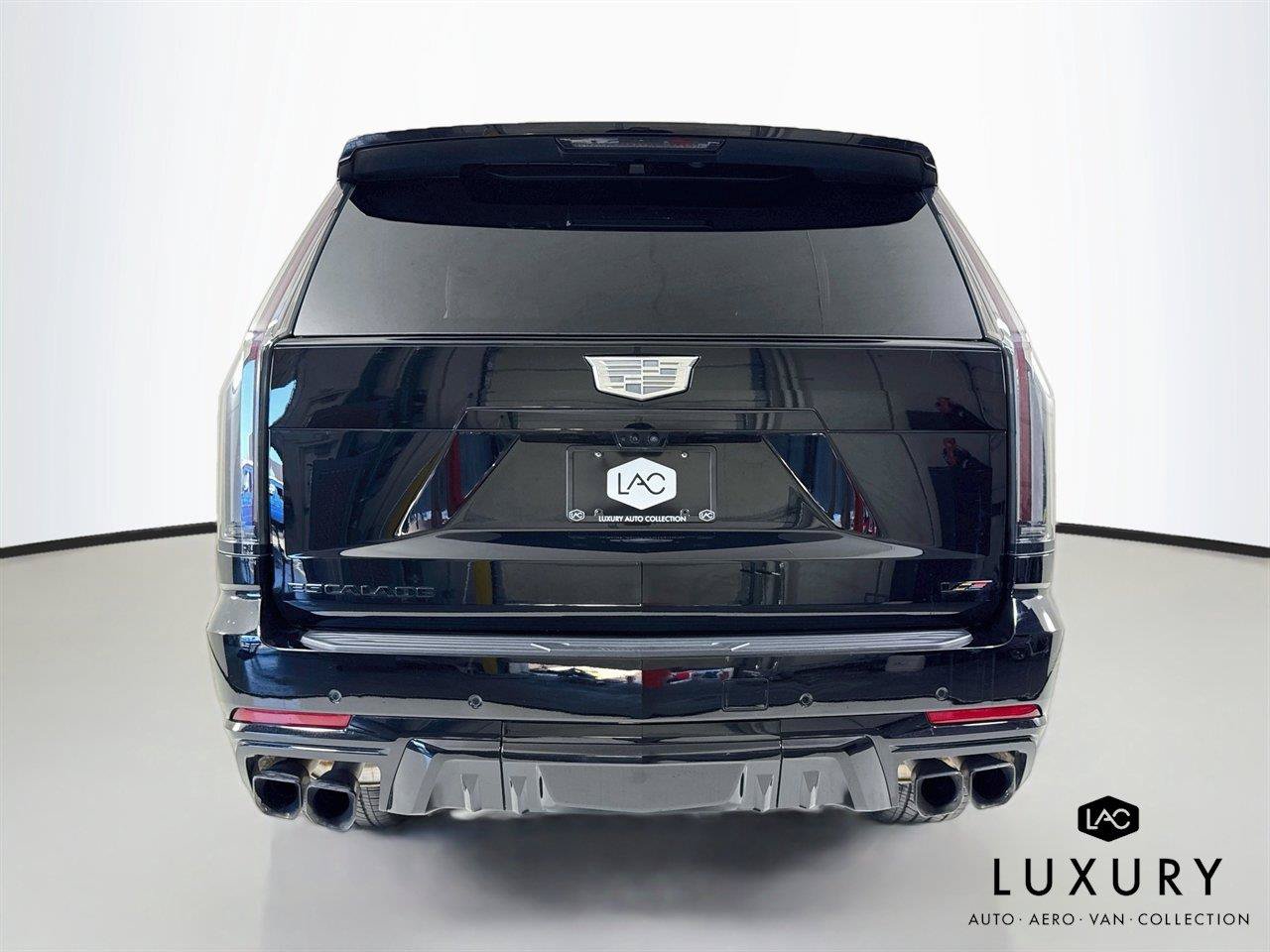 Used 2025 Cadillac Escalade V w/ LPO, ONYX Package AWD/4WD image 7