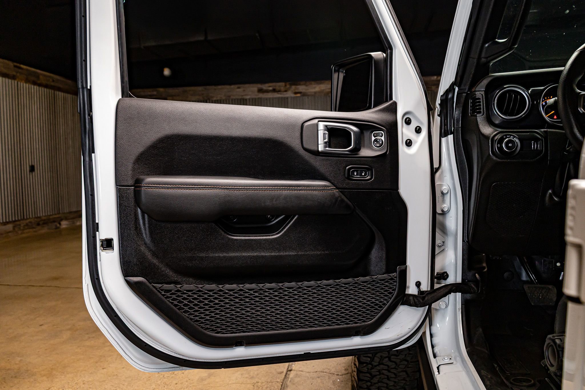 Used 2023 Jeep Wrangler Unlimited Rubicon 392 w/ Xtreme Recon 35" Tire Package image 28