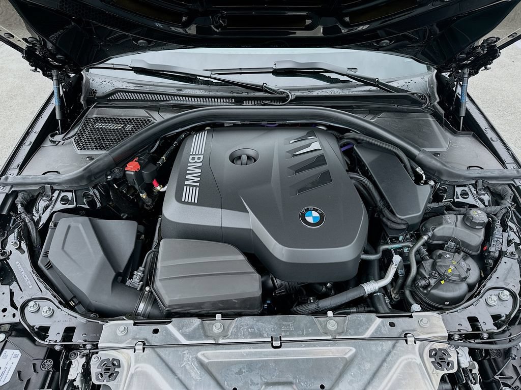 New 2026 BMW 330i xDrive Sedan w/ M Sport Package AWD/4WD image 32