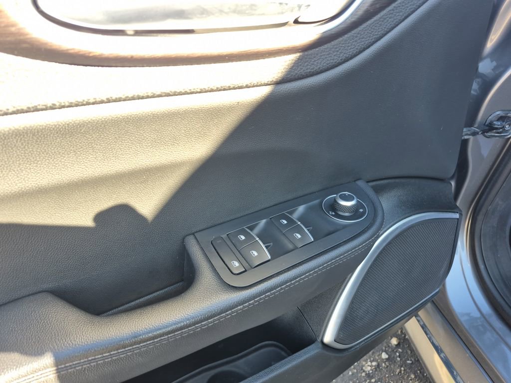 Used 2021 Alfa Romeo Giulia Ti image 16