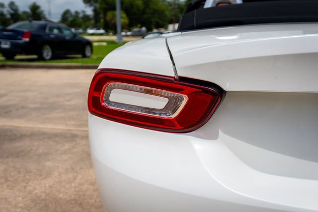 Used 2020 FIAT 124 Spider Lusso w/ Convenience Group RWD image 16