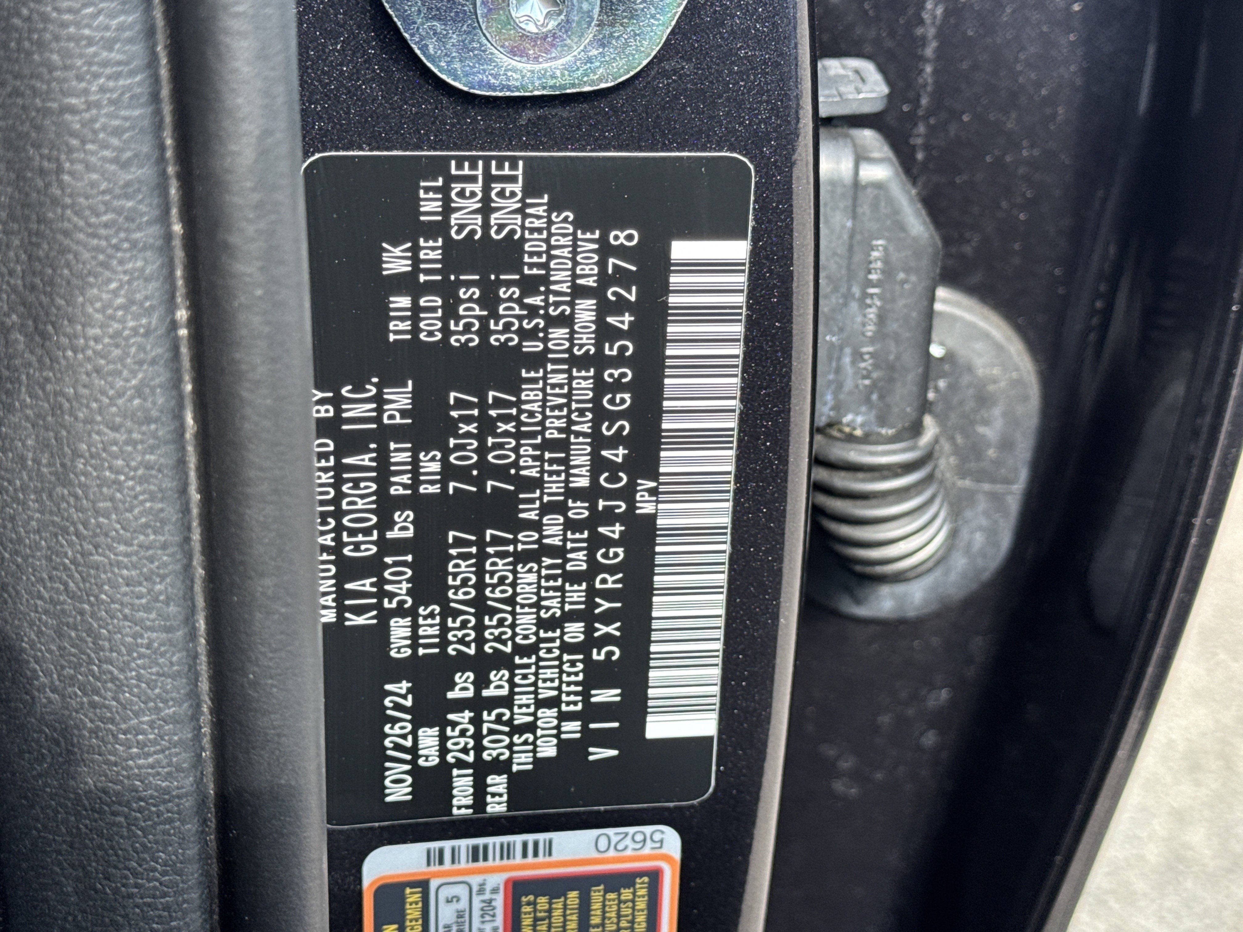 Certified 2025 Kia Sorento LX image 33