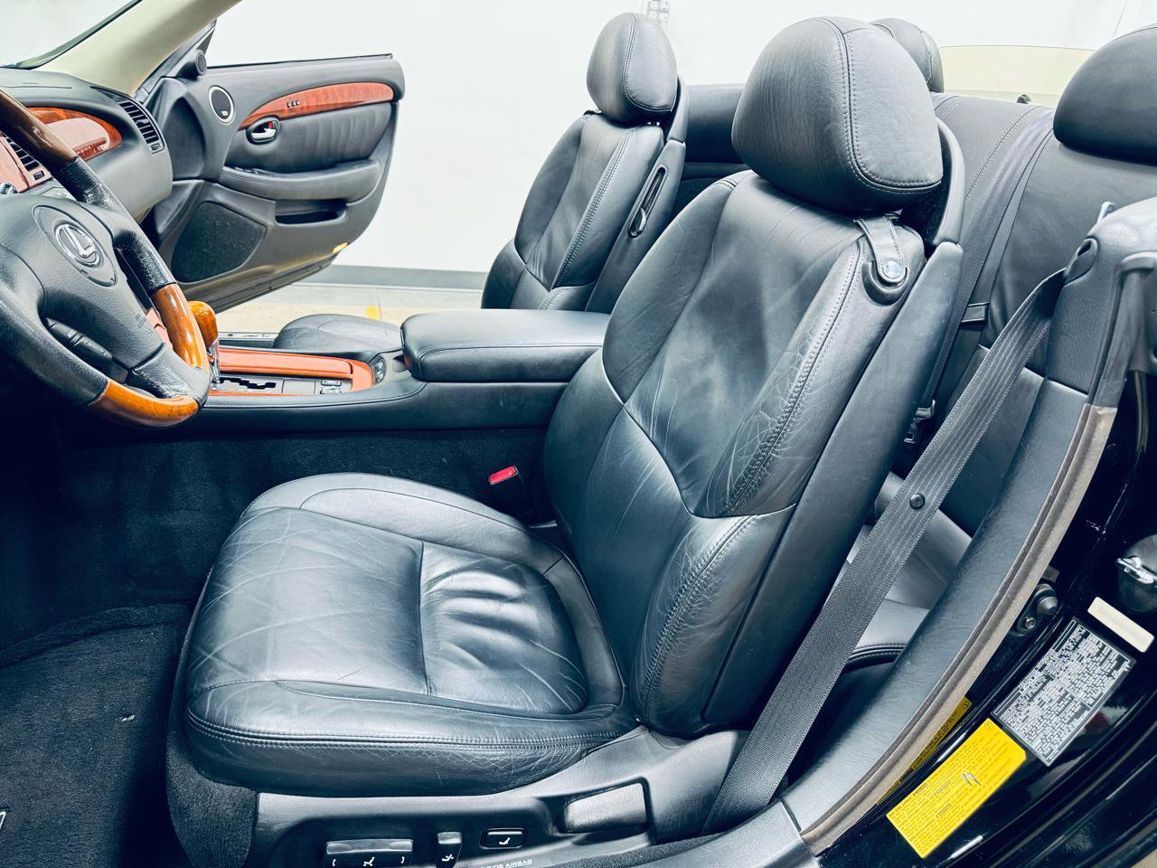 Used 2002 Lexus SC 430 Convertible image 32