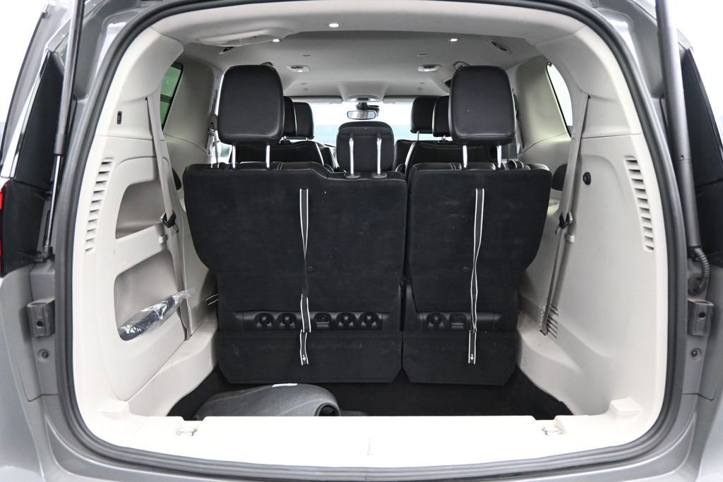 Used 2023 Chrysler Pacifica Touring-L FWD image 28