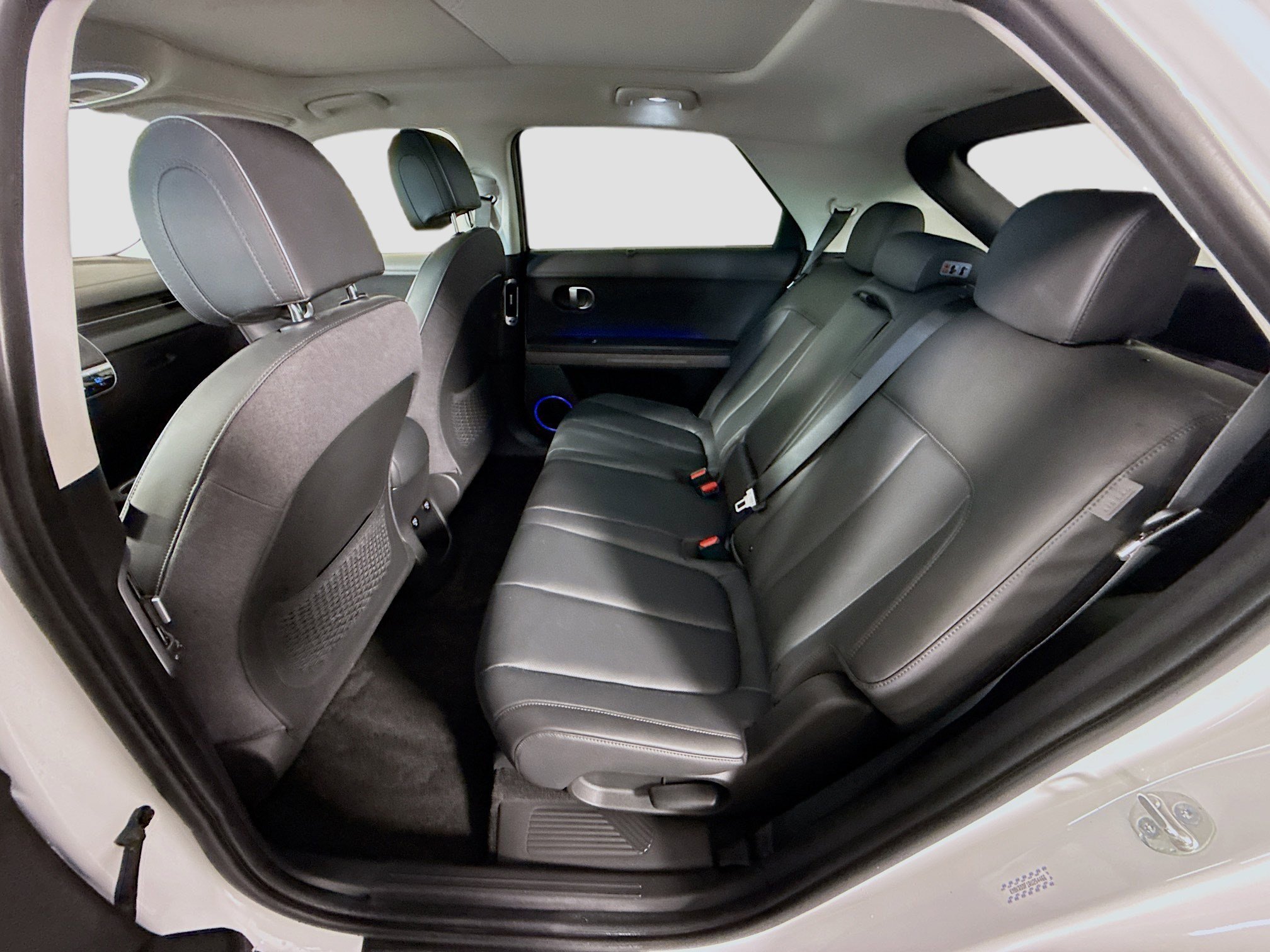 Used 2024 Hyundai Ioniq 5 Limited image 25