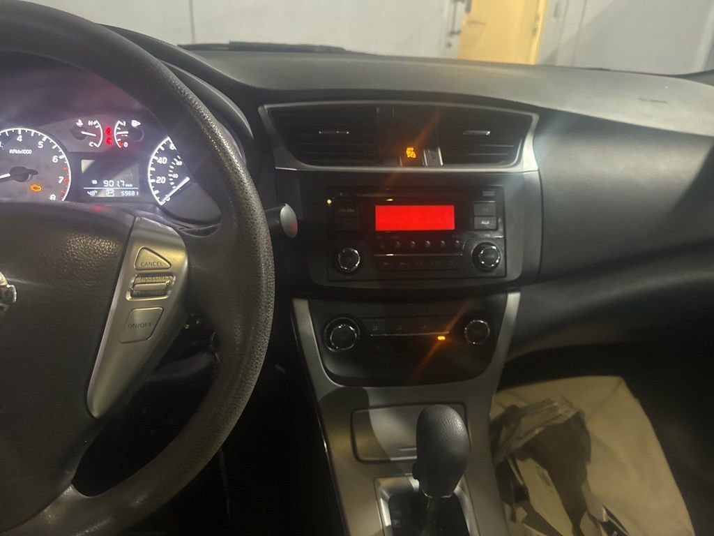 Used 2015 Nissan Sentra S image 31