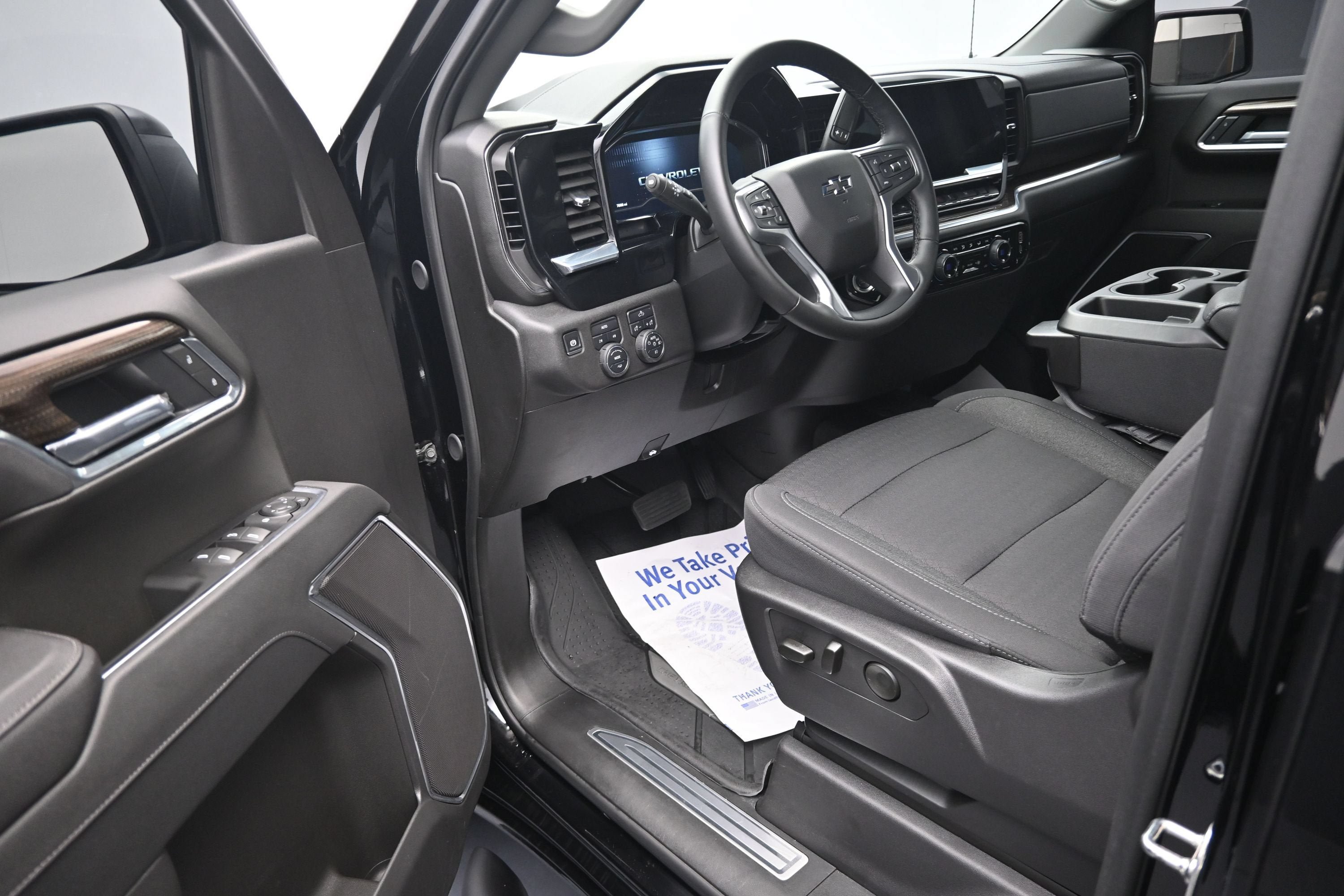 Certified 2025 Chevrolet Silverado 1500 RST w/ LPO, Liner Protection Package AWD/4WD image 9
