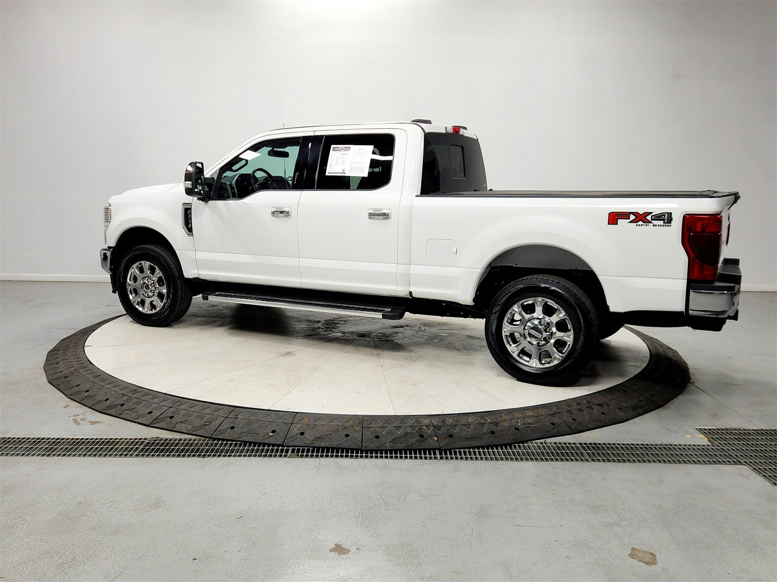 Used 2022 Ford F250 Lariat w/ Lariat Ultimate Package image 5