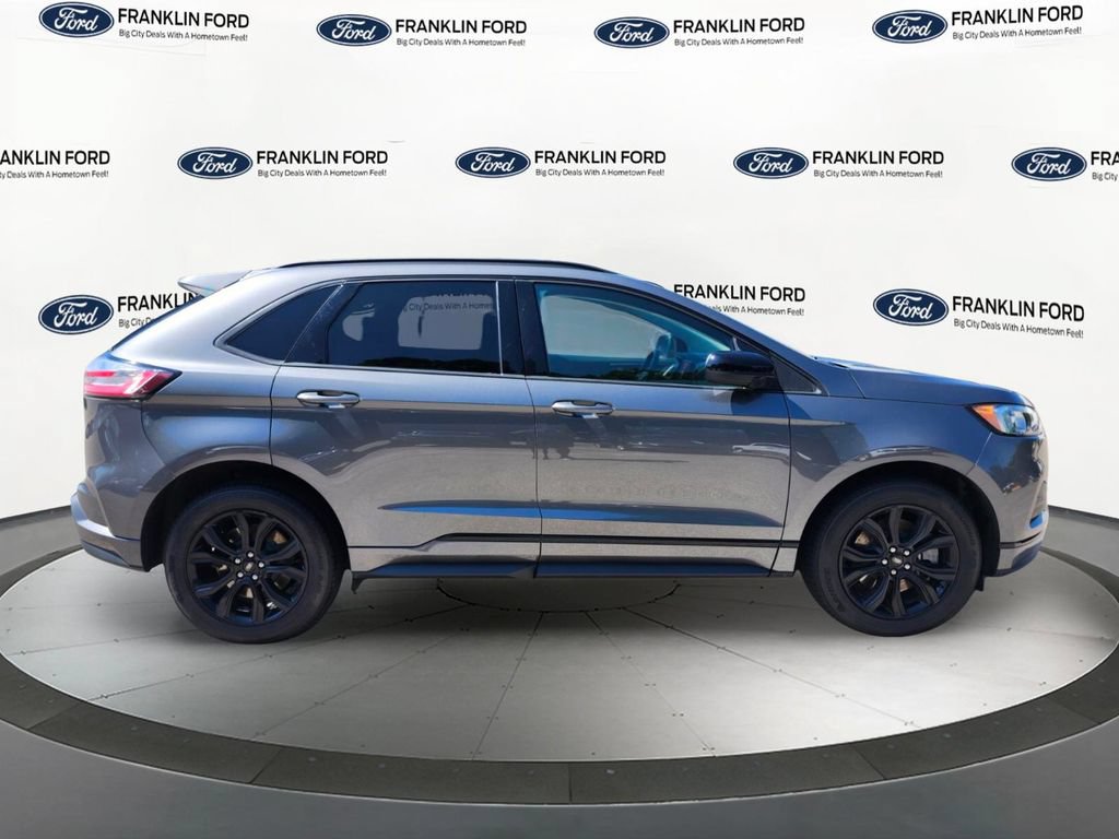 Certified 2022 Ford Edge SE w/ Black Appearance Package AWD/4WD image 6