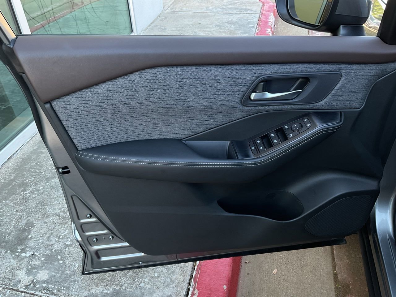 Certified 2023 Nissan Rogue SV image 12