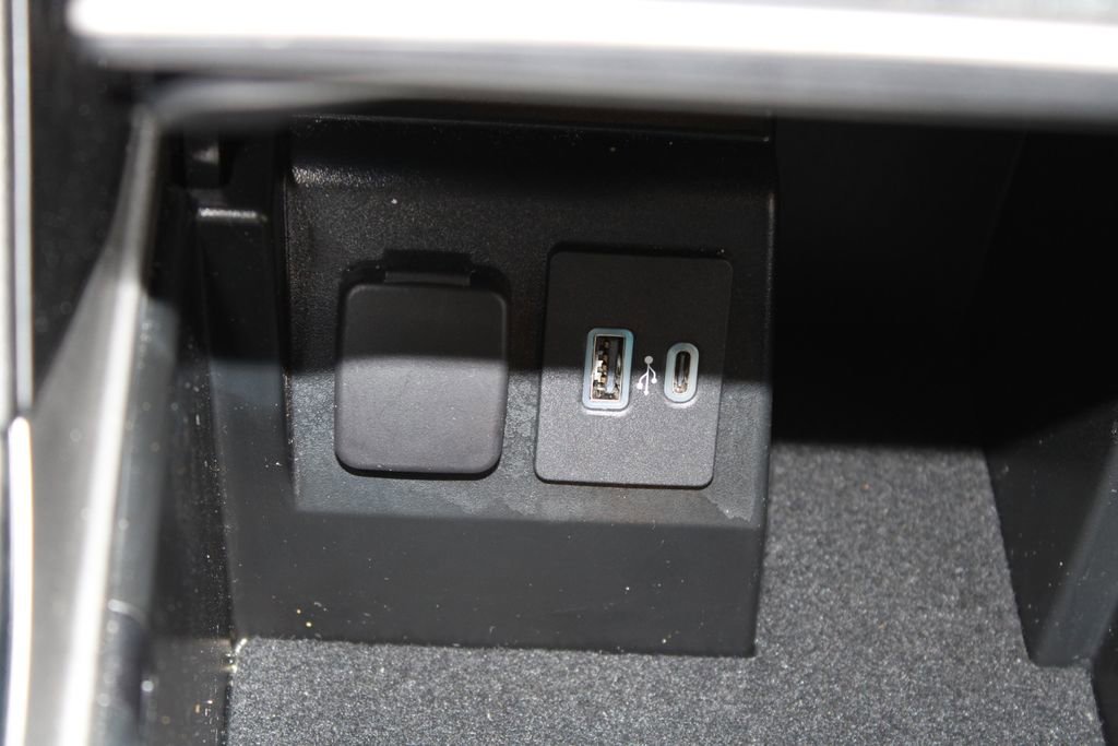 Used 2021 Ford Explorer Limited w/ Equipment Group 301A image 48