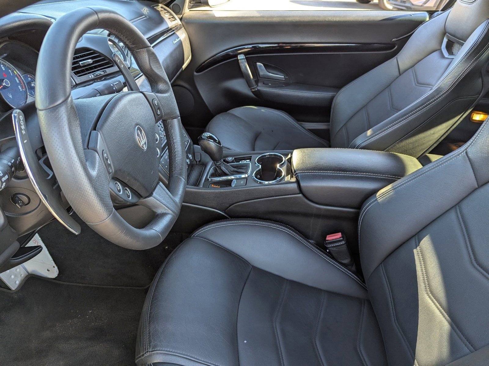 Used 2015 Maserati GranTurismo Sport image 23