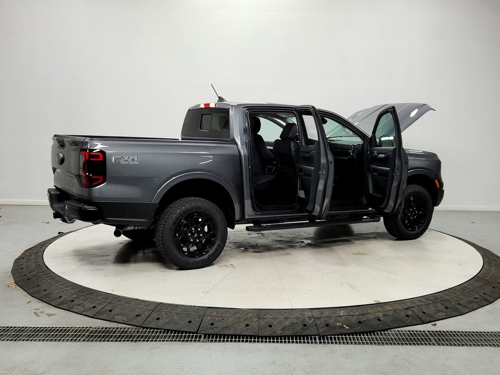 New 2025 Ford Ranger Lariat w/ FX4 Off-Road Package image 15