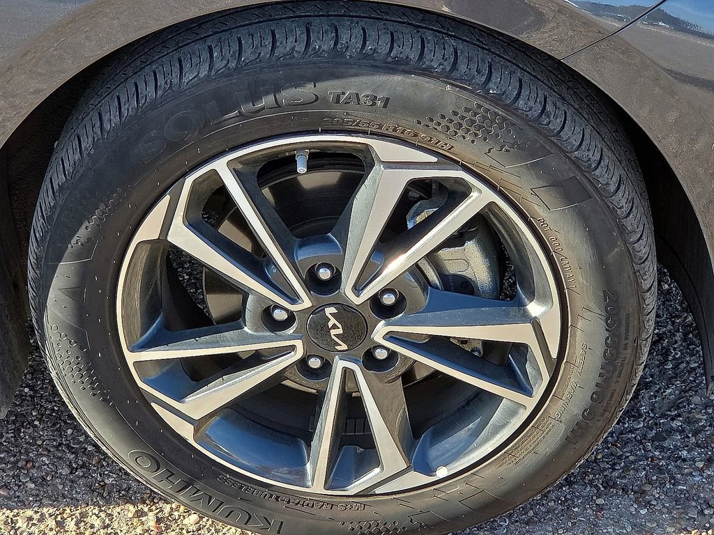 Used 2024 Kia Forte LXS image 11