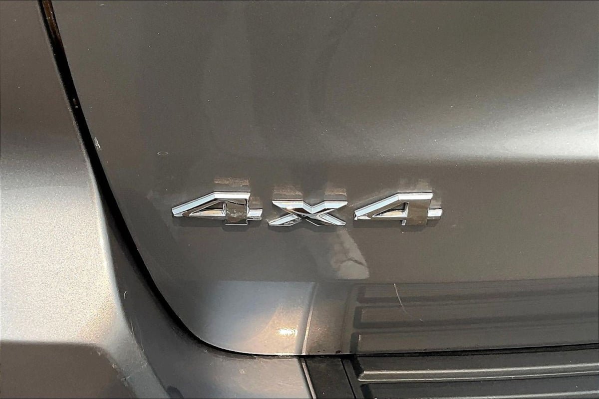 Used 2014 Jeep Grand Cherokee Laredo AWD/4WD image 23