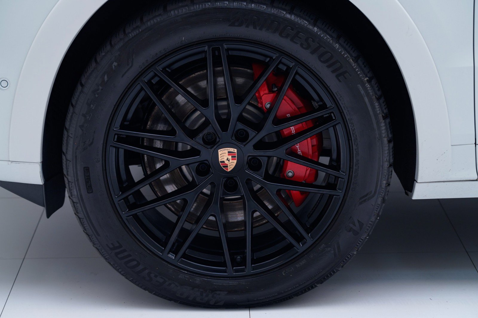 Used 2025 Porsche Cayenne S image 12