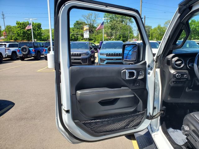 Certified 2023 Jeep Wrangler Unlimited Sahara w/ Cold Weather Group AWD/4WD image 7
