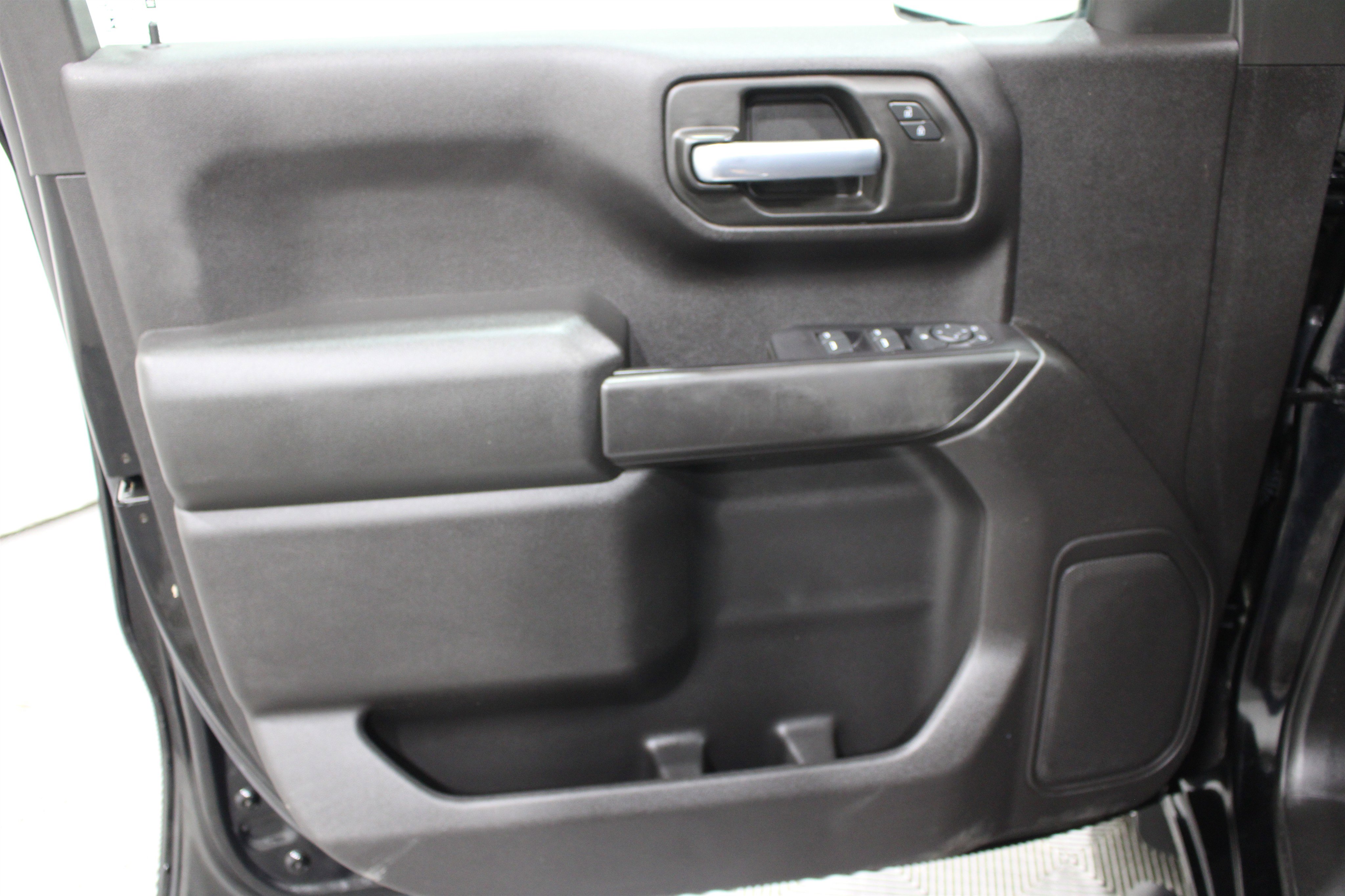 Used 2021 Chevrolet Silverado 1500 Custom AWD/4WD image 5