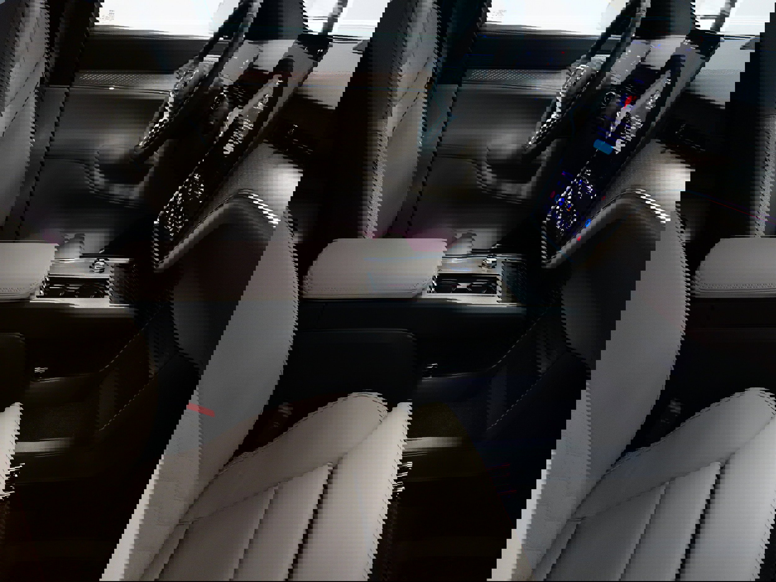 Certified 2025 Volvo EX90 Ultra image 24