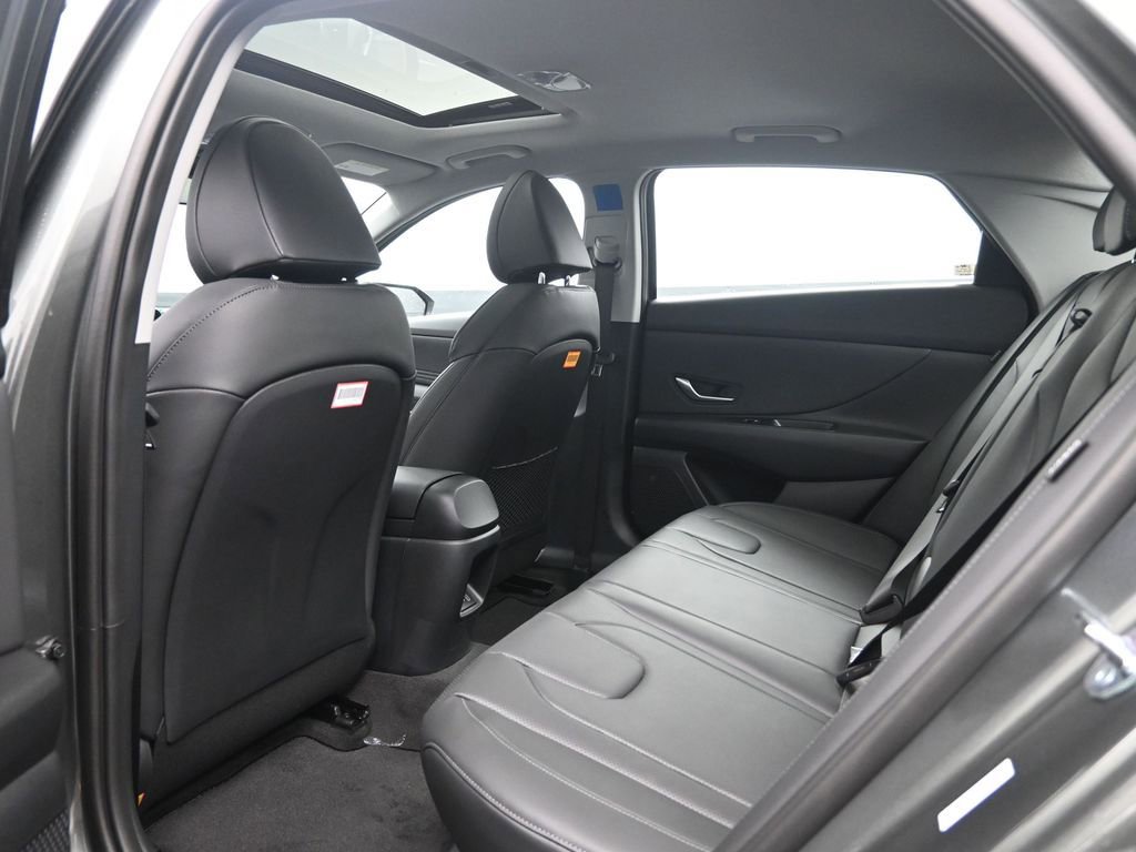 New 2026 Hyundai Elantra Limited image 28