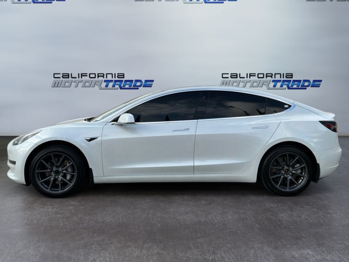 Used 2020 Tesla Model 3 Standard Range RWD image 8
