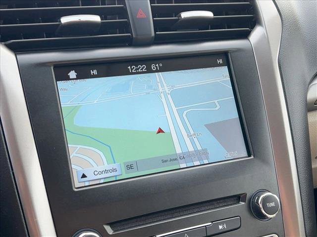 Used 2017 Ford Fusion SE w/ Fusion SE Technology Package image 13