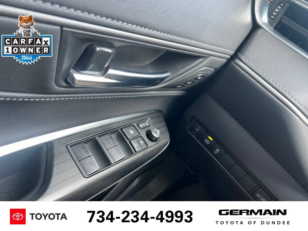 Used 2023 Toyota Venza Nightshade AWD/4WD image 10