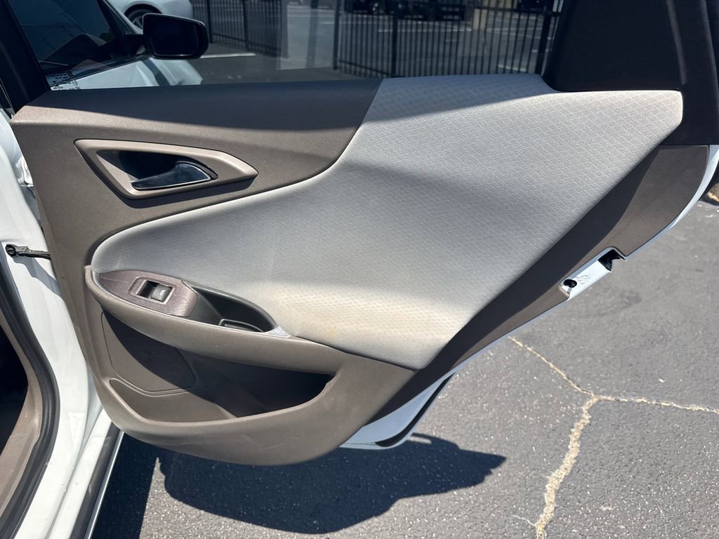 Used 2022 Chevrolet Malibu LT FWD image 17