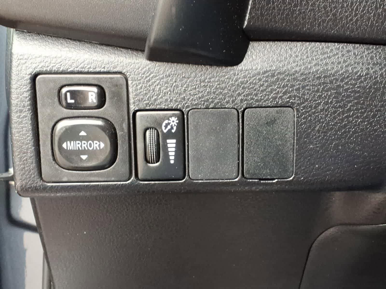 Used 2018 Toyota Corolla SE FWD image 16