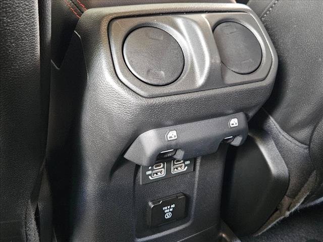 Used 2022 Jeep Wrangler Unlimited Rubicon w/ Cold Weather Group AWD/4WD image 17