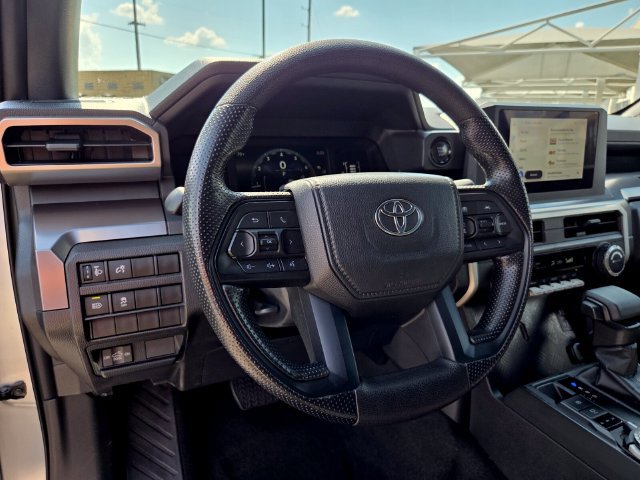 Used 2025 Toyota Tacoma SR5 AWD/4WD image 11