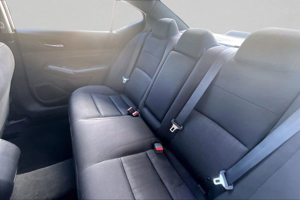 Used 2022 Nissan Altima 2.5 S FWD image 21