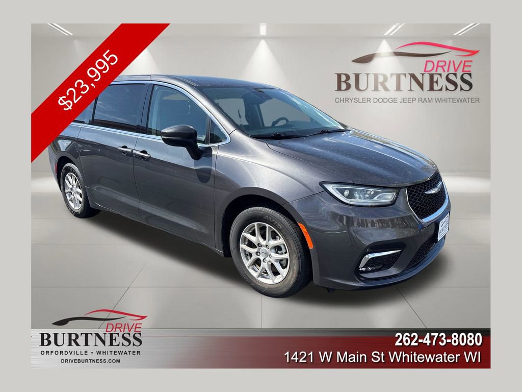 Used 2023 Chrysler Pacifica Touring-L image 1