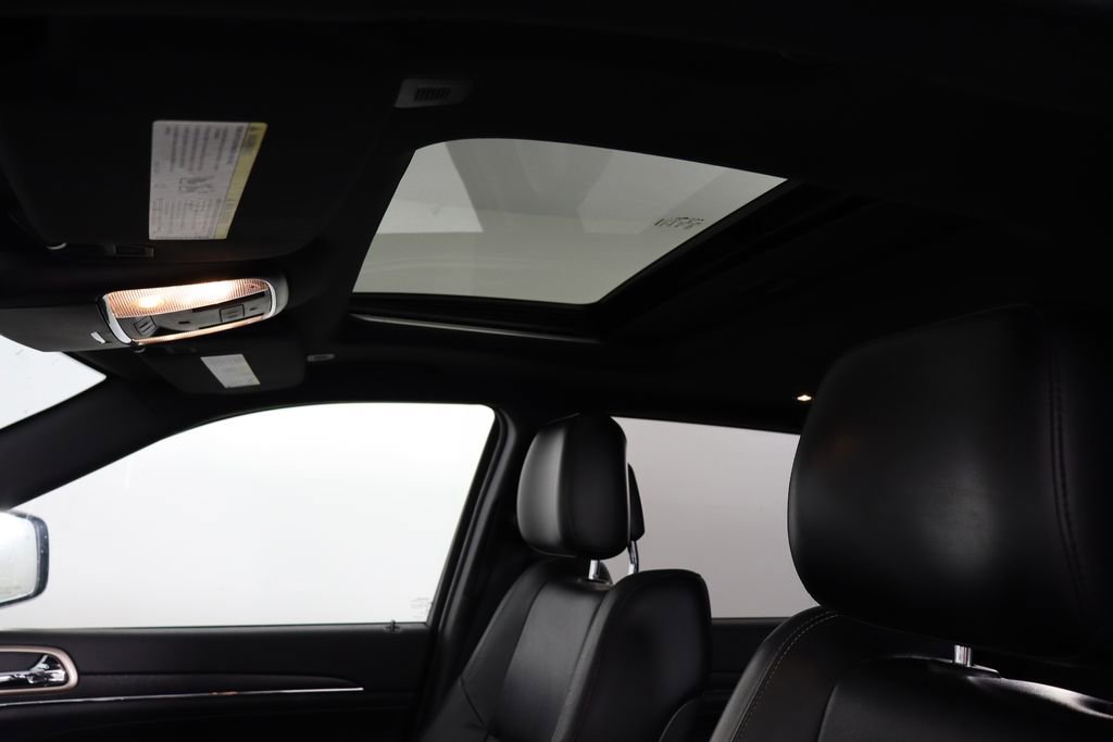 Used 2017 Jeep Grand Cherokee Limited AWD/4WD image 23